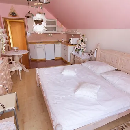 U Kaplicky Mala Hrastice